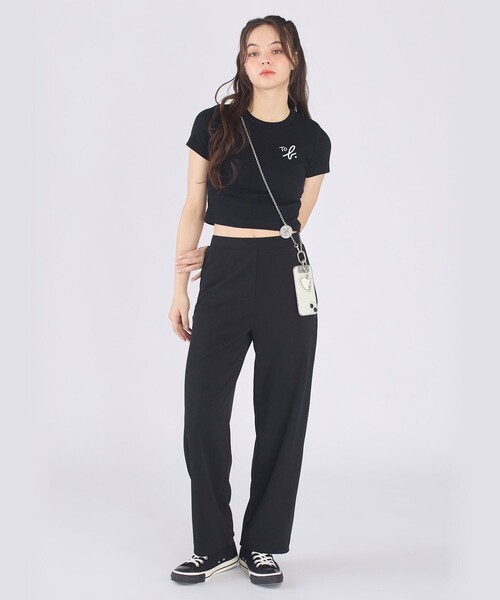 To b. by agnes b.(トゥービーバイアニエスベー)の「"To b."ロゴ コットン 半袖 クロップド Tシャツ(Tシャツ/カットソー・レディース・ブラック・38/40)」の7枚目の写真