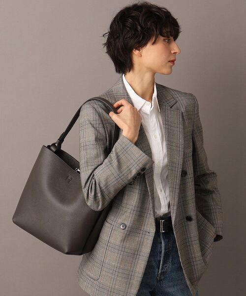 HIROFU(ヒロフ)の「【ポルタ】レザーショルダーバッグ M 本革(商品番号:P25-35421)(ショルダーバッグ・レディース・グレー系その他2/ライトグリーン系2/ネイビー系5/ピンク系その他/アイボリー系1・02)」の1枚目の写真