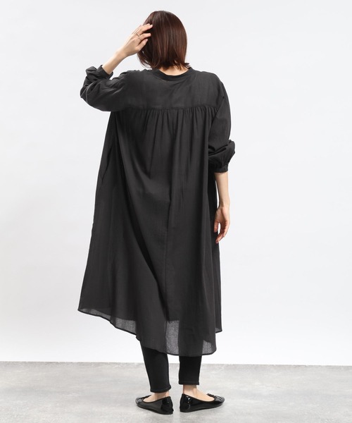 GLOBAL WORK Smile Seed Store（グローバルワーク スマイルシードストア）の「コットンボイルワンピース長袖/989261（シャツワンピース・レディース・チャコール/ブラック/グレイッシュベージュ/ダークネイビー・LARGE/MEDIUM/X-LARGE/SMALL）」の9枚目の写真