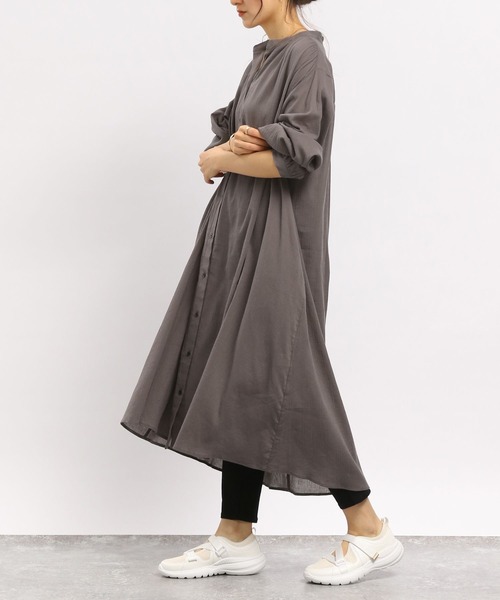 GLOBAL WORK Smile Seed Store（グローバルワーク スマイルシードストア）の「コットンボイルワンピース長袖/989261（シャツワンピース・レディース・チャコール/ブラック/グレイッシュベージュ/ダークネイビー・LARGE/MEDIUM/X-LARGE/SMALL）」の21枚目の写真