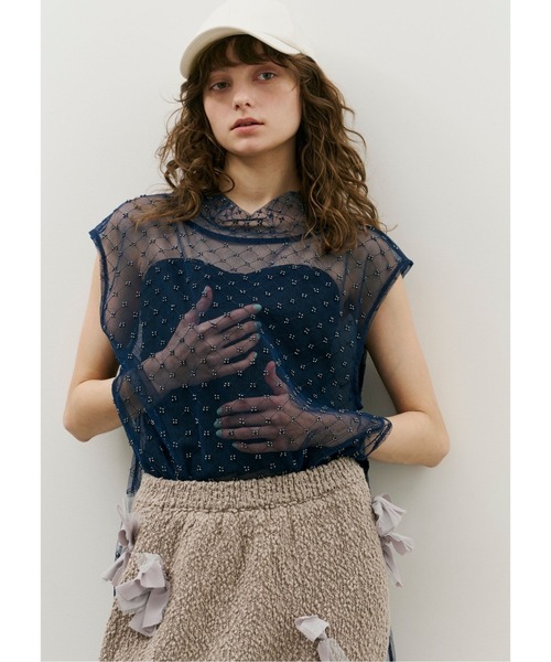 J1U by LA BELLE ETUDE（ジユウバイラベルエチュード）の「ビーズ×シアーチュールトップス（シャツ/ブラウス・レディース・ホワイト/ネイビー/ブラック・FREE）」の4枚目の写真