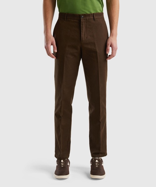 BENETTON (UNITED COLORS OF BENETTON)（ベネトンユナイテッドカラーズオブベネトン）の「リネン混スリムチノパンツ（チノパンツ・メンズ・ネイビー/ブラウン・44/46/50/42）」の2枚目の写真