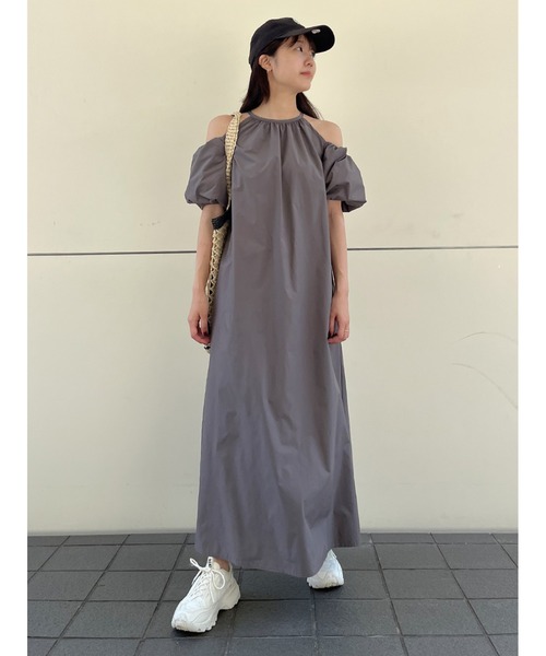 新品未使用タグ付　Stylevoice for xxx定価1万4千　ワンピース セール】オープンショルダーライトタフタワンピース（ワンピース