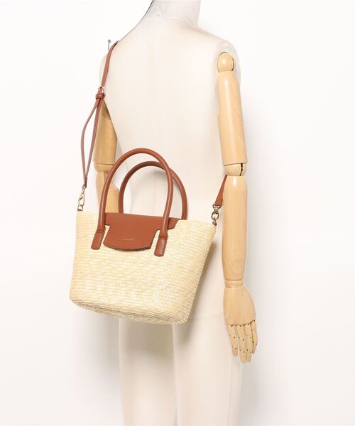 LA BAGAGERIE(ラバガジェリー)の「フラップ2WAYかごトートバッグ(かごバッグ・レディース・ブラック/グレー/ナチュラル/アイボリー・FREE)」の11枚目の写真