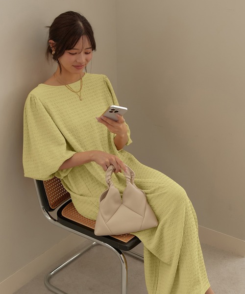 CHAN ME(チャンミ)の「バルーンスリーブワンピース(ワンピース・レディース・チャコールグレー/グリーン/ブラック/ブラウン・MEDIUM/X-LARGE/LARGE/SMALL)」の16枚目の写真