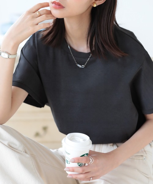 SUNFLOWER EIGHT(サンフラワーエイト)の「ドライタッチプルオーバー(Tシャツ/カットソー・レディース・グレイッシュベージュ/ホワイト/ブラック/チャコール・FREE)」の3枚目の写真