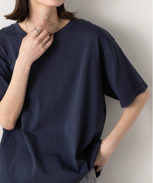 ad thie(アドティエ)の「ヴィンテージライク ピグメントTシャツ(Tシャツ/カットソー・レディース・チャコールグレー/ブルー/ネイビー/レッド・FREE)」の13枚目の写真