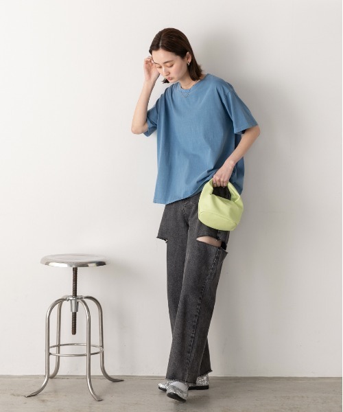 ad thie(アドティエ)の「ヴィンテージライク ピグメントTシャツ(Tシャツ/カットソー・レディース・チャコールグレー/ブルー/ネイビー/レッド・FREE)」の20枚目の写真
