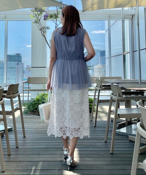 couture brooch（クチュールブローチ）の「◆【着映える透け感】チュールサイドリボンチュニック（チュニック・レディース・ライトグレー/ブラック/ブラウン系・38/42）」の13枚目の写真