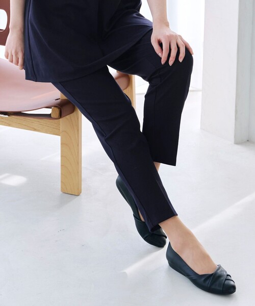 Tiaclasse（ティアクラッセ）の「“きれい見え” カットソーテーパードパンツ（その他パンツ・レディース・グレイッシュベージュ/ネイビー/ブラック・XL/XXL）」の5枚目の写真