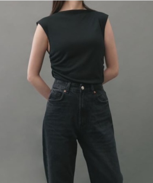 IRIS47（イリスフォーセブン）の「【IRIS 47】pleats tank tops/プリーツ タンクトップ（Tシャツ/カットソー・レディース・ホワイト/ブラック系・FREE）」の15枚目の写真