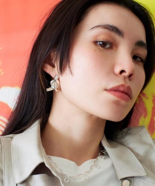 Nothing And Others(ナッシングアンドアザーズ)の「Nothing And Others/ナッシングアンドアザーズ/Twirled Necklace(ネックレス・レディース・シルバー・F)」の2枚目の写真