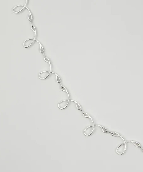 Nothing And Others(ナッシングアンドアザーズ)の「Nothing And Others/ナッシングアンドアザーズ/Twirled Necklace(ネックレス・レディース・シルバー・F)」の4枚目の写真