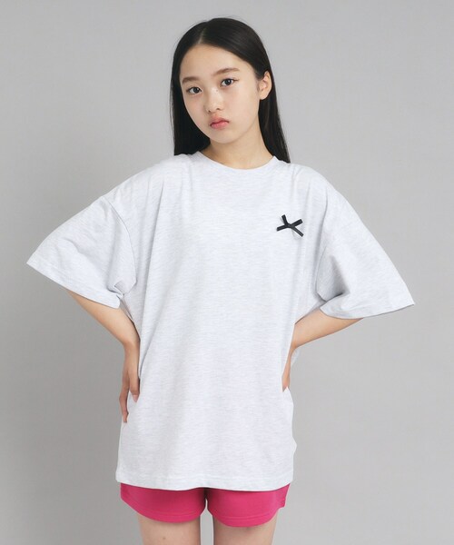 PINK-latte(ピンクラテ)の「◆【130cmあり】バックフォトプリントTシャツ(Tシャツ/カットソー・キッズ・グリーン系/ブラック/グレー/ホワイト・15 /13/14/16)」の3枚目の写真