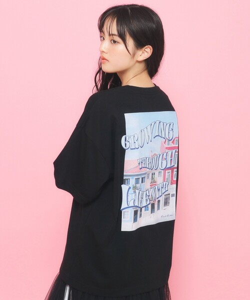 PINK-latte(ピンクラテ)の「◆【130cmあり】バックフォトプリントTシャツ(Tシャツ/カットソー・キッズ・グリーン系/ブラック/グレー/ホワイト・15 /13/14/16)」の2枚目の写真