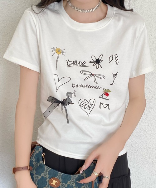 Achic(アシック)の「手描き風プリントTシャツ(Tシャツ/カットソー・レディース・グレー/ブラック/ホワイト/ピンク・M)」の3枚目の写真