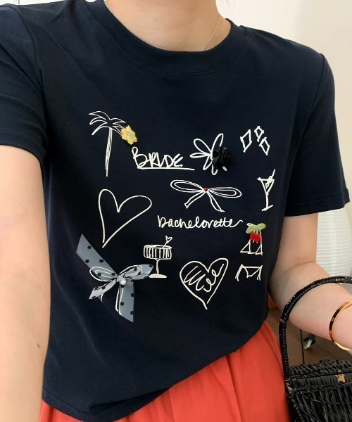 Achic(アシック)の「手描き風プリントTシャツ(Tシャツ/カットソー・レディース・グレー/ブラック/ホワイト/ピンク・M)」の4枚目の写真