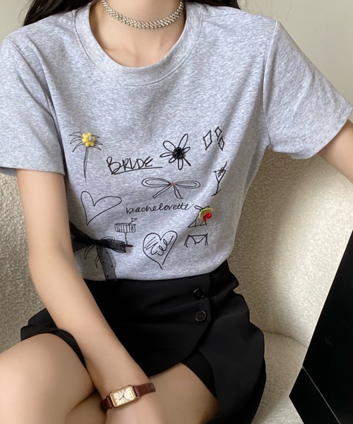Achic(アシック)の「手描き風プリントTシャツ(Tシャツ/カットソー・レディース・グレー/ブラック/ホワイト/ピンク・M)」の18枚目の写真