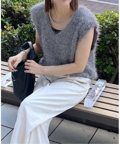 meilmada（メイルマダ）の「Vネックフェザーニットベスト（ベスト・レディース・ベージュ/グレー/ブラック・FREE）」の20枚目の写真