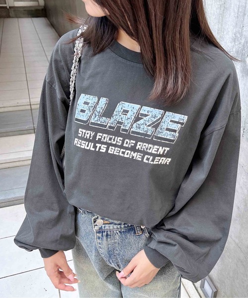 INGNI（イング）の「ピグメントプリントロゴロングTシャツ（Tシャツ/カットソー・レディース・ブラウン系6/ブラック×ブルー/ブラック×レッド・M）」の16枚目の写真