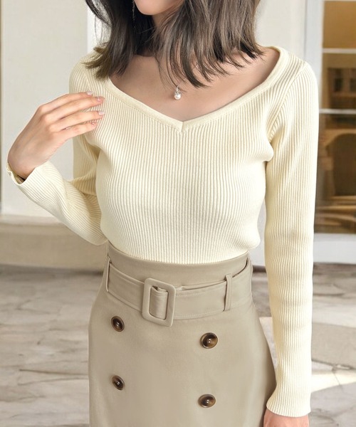 Julia Boutique（ジュリアブティック）の「【毎日ニット】選べるVネック・ハイネック リブニットトップス（ニット/セーター・レディース・ブラック系1/グレー系1/ワイン系1/ネイビー系1/アイボリー系1/イエロー系1/グレー系2/アイボリー系2/ホワイト系1/ホワイト系2/ブラック系2/ワイン系2/ネイビー系2/イエロー系2・ONE）」の8枚目の写真