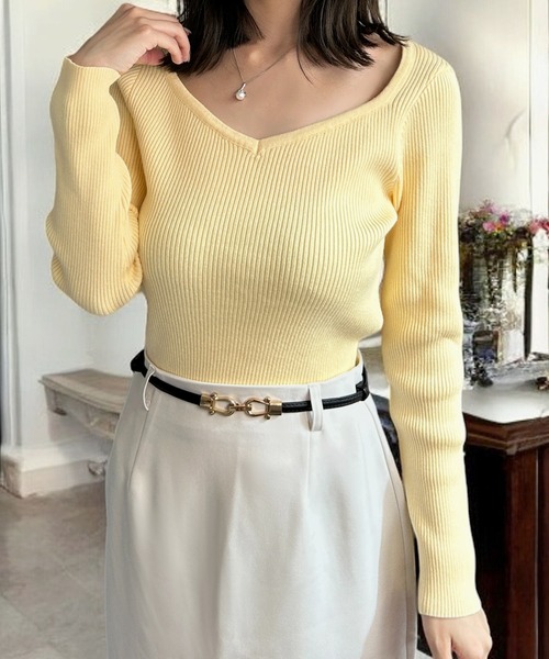 Julia Boutique（ジュリアブティック）の「【毎日ニット】選べるVネック・ハイネック リブニットトップス（ニット/セーター・レディース・ブラック系1/グレー系1/ワイン系1/ネイビー系1/アイボリー系1/イエロー系1/グレー系2/アイボリー系2/ホワイト系1/ホワイト系2/ブラック系2/ワイン系2/ネイビー系2/イエロー系2・ONE）」の11枚目の写真