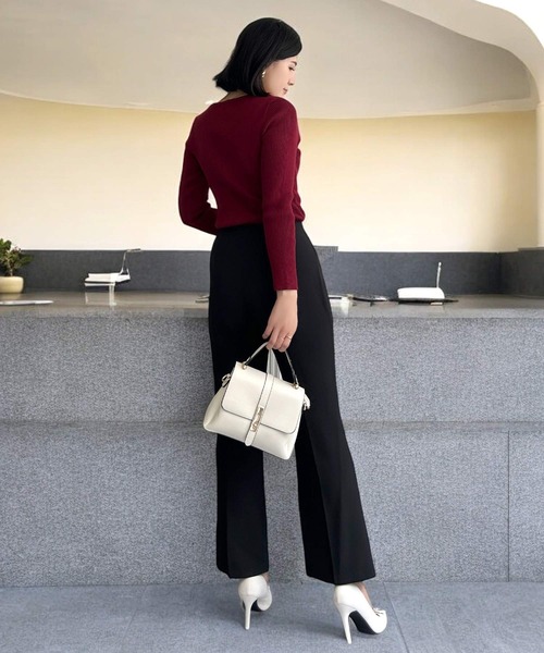 Julia Boutique（ジュリアブティック）の「【毎日ニット】選べるVネック・ハイネック リブニットトップス（ニット/セーター・レディース・ブラック系1/グレー系1/ワイン系1/ネイビー系1/アイボリー系1/イエロー系1/グレー系2/アイボリー系2/ホワイト系1/ホワイト系2/ブラック系2/ワイン系2/ネイビー系2/イエロー系2・ONE）」の19枚目の写真