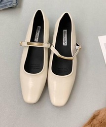PUレザーストラップ付パンプス
