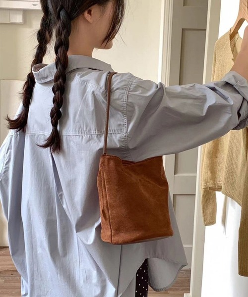 HEILIS（ヘイリス）の「【新色追加】ワンハンドルスエードバケツバッグ / 春 フェイクスウェード ミニバッグ バケツバッグ バケツ型バッグ ブラック レッド ベージュ ブラウン（ハンドバッグ・レディース・レッド/ブラウン/ベージュ/ブラック・FREE）」の6枚目の写真