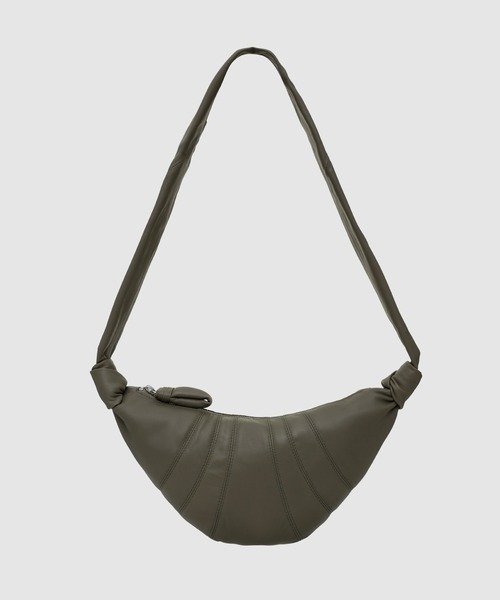 LEMAIRE（ルメール）の「SMALL CROISSANT BAG（ショルダーバッグ・レディース・ブラック/カーキ/グレー/ブラウン/ベージュ・OS）」の5枚目の写真