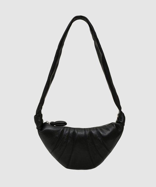 LEMAIRE（ルメール）の「SMALL CROISSANT BAG（ショルダーバッグ・レディース・ブラック/カーキ/グレー/ブラウン/ベージュ・OS）」の2枚目の写真