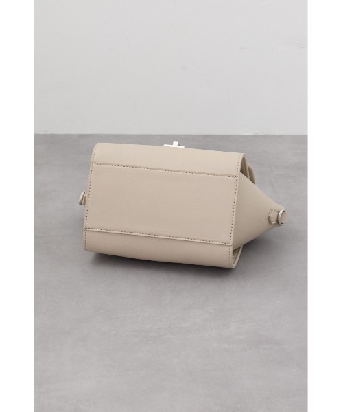 セール】チャームセットトラペイズドフラップバッグ（ショルダーバッグ