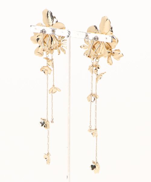 LILY BROWN(リリーブラウン)の「ビッグメタルフラワーピアス(ピアス(両耳用)・レディース・ゴールド/シルバー・FREE)」の9枚目の写真