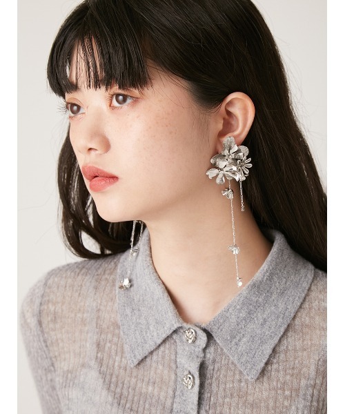 LILY BROWN(リリーブラウン)の「ビッグメタルフラワーピアス(ピアス(両耳用)・レディース・ゴールド/シルバー・FREE)」の8枚目の写真