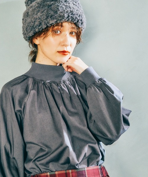 studio CLIP（スタディオクリップ）の「リブモックフレアブラウス（シャツ/ブラウス・レディース・ベージュ/グレー/オフホワイト/ブラック・FREE）」の4枚目の写真