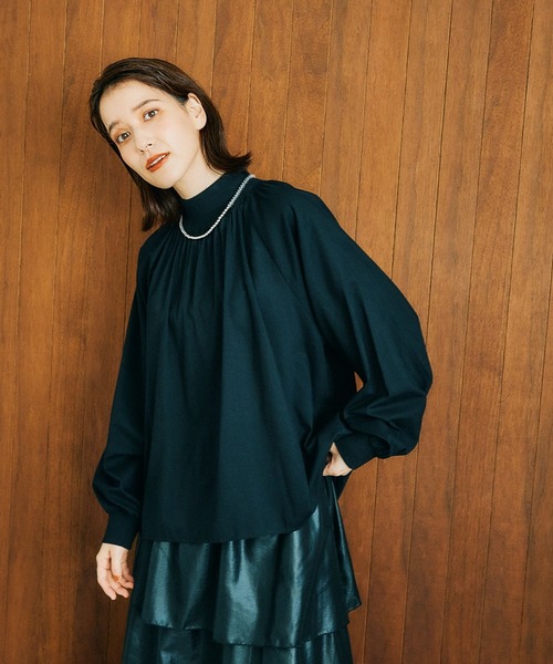 studio CLIP（スタディオクリップ）の「リブモックフレアブラウス（シャツ/ブラウス・レディース・ベージュ/グレー/オフホワイト/ブラック・FREE）」の9枚目の写真