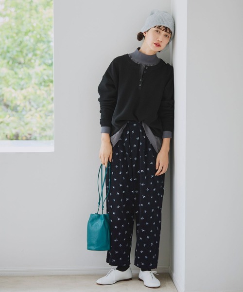 studio CLIP（スタディオクリップ）の「リブモックフレアブラウス（シャツ/ブラウス・レディース・ベージュ/グレー/オフホワイト/ブラック・FREE）」の17枚目の写真