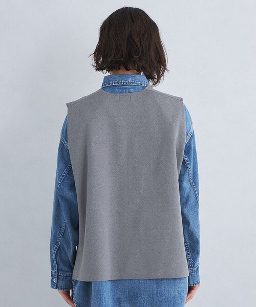 green label relaxing(グリーンレーベルリラクシング)の「DEEP ディープ Vネック ニット Aライン ベスト -ウォッシャブル-(ベスト・レディース・グレー/ブラック/ライトブルー・FREE)」の14枚目の写真