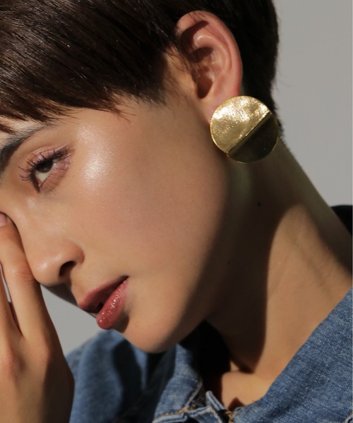 voov(ブーブ)の「サークル レトロ ヴィンテージ風 ピアス(ピアス(両耳用)・レディース・シルバー/ゴールド・フリー)」の2枚目の写真
