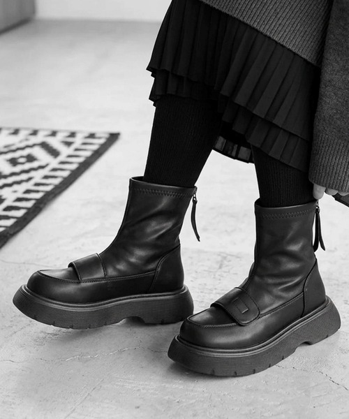 STYLEBLOCK（スタイルブロック）の「裏起毛バックファスナー仕様厚底ショートブーツ（ブーツ・レディース・オフホワイト/ブラック・36/40/39/38/37/35）」の2枚目の写真