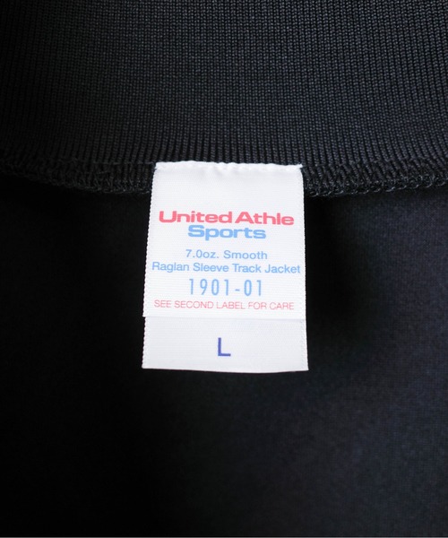 United Athle（ユナイテッドアスレ）の「【CBT1】【United Athle】7.0オンス スムース ラグランスリーブ トラック ジャケット 1901（ナイロンジャケット・レディース・ブラック×ホワイト/サンドベージュ/ブラック×ゴールド/ライトグレー/サックスブルー・LARGE/MEDIUM）」の10枚目の写真