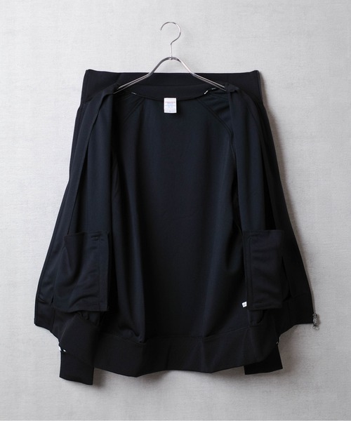 United Athle（ユナイテッドアスレ）の「【CBT1】【United Athle】7.0オンス スムース ラグランスリーブ トラック ジャケット 1901（ナイロンジャケット・レディース・ブラック×ホワイト/サンドベージュ/ブラック×ゴールド/ライトグレー/サックスブルー・LARGE/MEDIUM）」の17枚目の写真