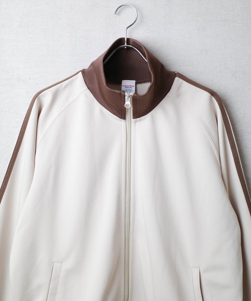 United Athle（ユナイテッドアスレ）の「【CBT1】【United Athle】7.0オンス スムース ラグランスリーブ トラック ジャケット 1901（ナイロンジャケット・レディース・ブラック×ホワイト/サンドベージュ/ブラック×ゴールド/ライトグレー/サックスブルー・LARGE/MEDIUM）」の18枚目の写真