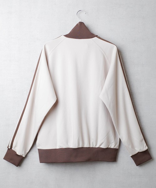 United Athle（ユナイテッドアスレ）の「【CBT1】【United Athle】7.0オンス スムース ラグランスリーブ トラック ジャケット 1901（ナイロンジャケット・レディース・ブラック×ホワイト/サンドベージュ/ブラック×ゴールド/ライトグレー/サックスブルー・LARGE/MEDIUM）」の21枚目の写真