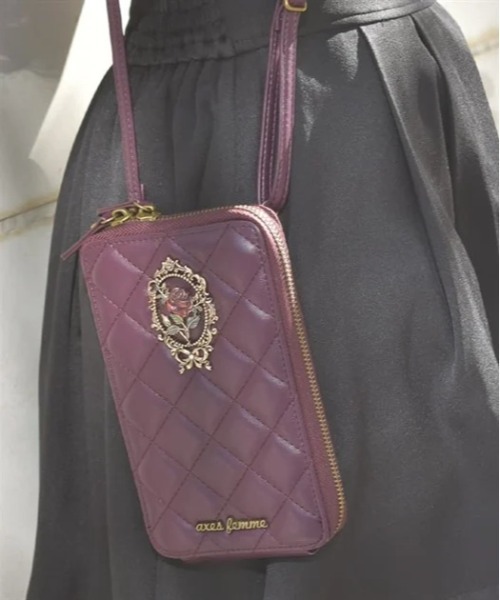 axes femme(アクシーズファム)の「ローズモチーフポシェット(ショルダーバッグ・レディース・ワイン/ブラック・FREE)」の2枚目の写真