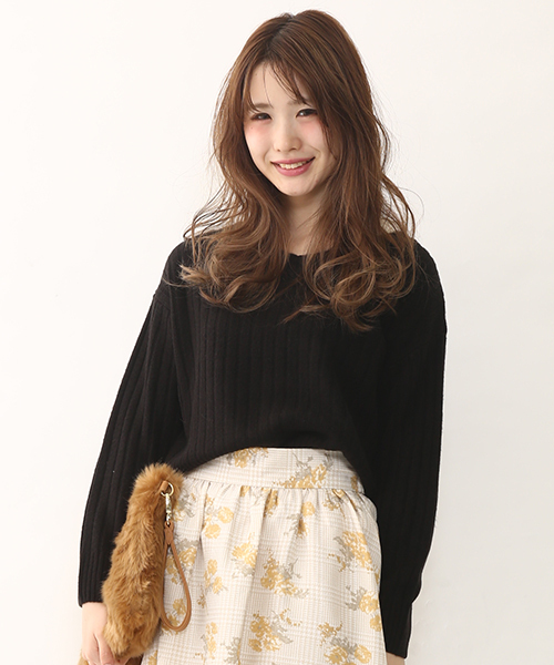 one after another NICE CLAUP（ワンアフターアナザーナイスクラップ）の「【ナイスクラップ】ワイドリブＶネックプルオーバー（ニット/セーター・レディース・ピンク/グレー/ブラック/アイボリー・FREE）」の3枚目の写真