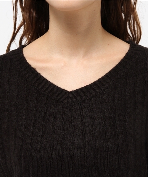 one after another NICE CLAUP（ワンアフターアナザーナイスクラップ）の「【ナイスクラップ】ワイドリブＶネックプルオーバー（ニット/セーター・レディース・ピンク/グレー/ブラック/アイボリー・FREE）」の13枚目の写真