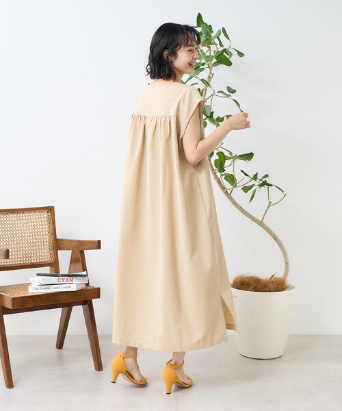 FREAK'S STORE(フリークスストア)の「接触冷感/UV リネンタッチ スキッパーワンピース/ リネンタッチ Vネックワンピース(ワンピース・レディース・グレー/ブラック/ベージュ・フリ-)」の17枚目の写真