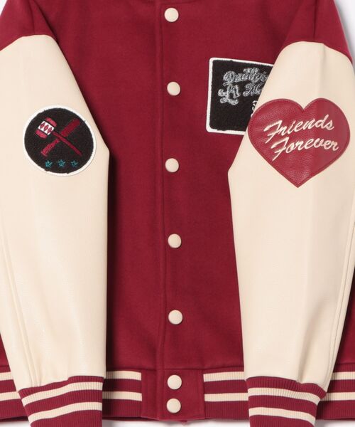 DC(ディーシー)の「【 DC 】 キャラスタジャン (ダークナイトジョーカー/モンスターガール) 25S1(スタジャン・レディース・チャコールグレー×ブラック/レッド・LARGE/XXX-LARGE)」の4枚目の写真