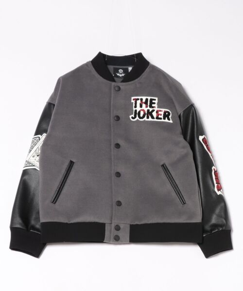 DC(ディーシー)の「【 DC 】 キャラスタジャン (ダークナイトジョーカー/モンスターガール) 25S1(スタジャン・レディース・チャコールグレー×ブラック/レッド・LARGE/XXX-LARGE)」の6枚目の写真